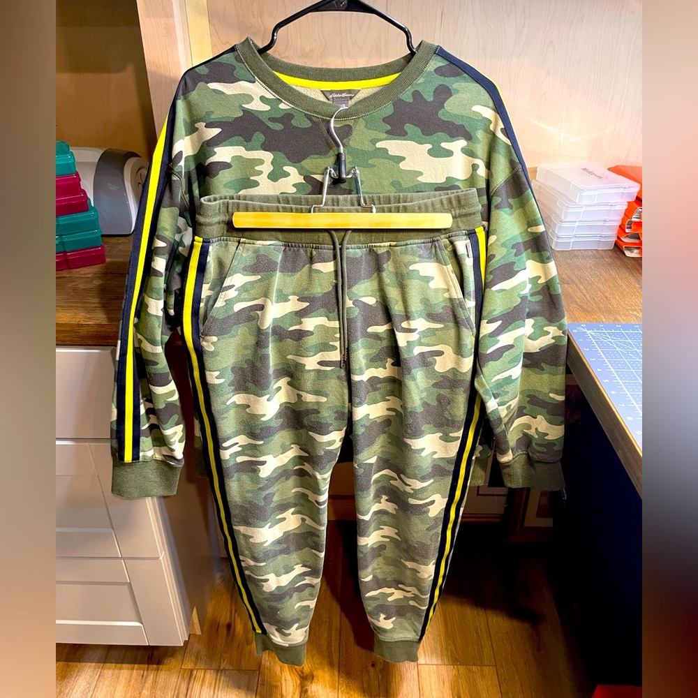 Eddie Bauer sweatshirt and sweatpants set